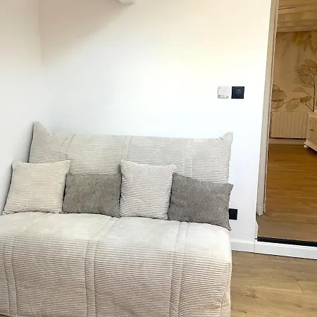 Maisonnette Renovee A 700M Des Bords De Loire Montrelais