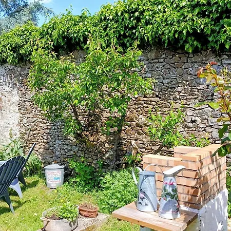 Vakantiehuis Maisonnette Renovee A 700m Des Bords De Loire *