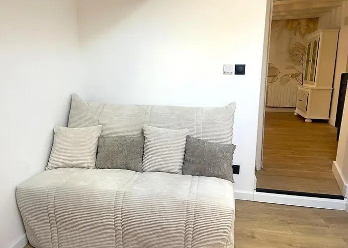 Maisonnette Renovee A 700M Des Bords De Loire Montrelais